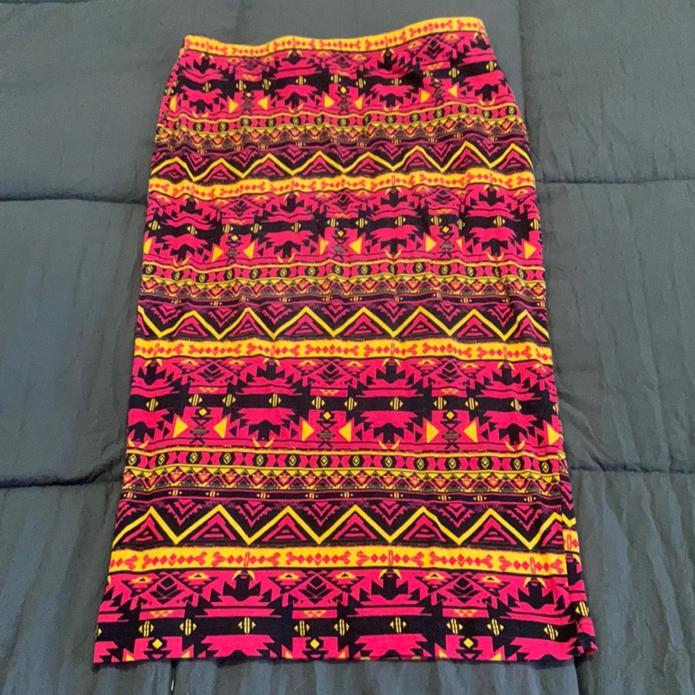 Stretchy pencil skirt